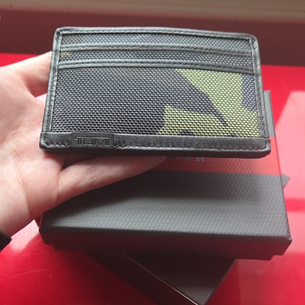 TUMI Black and Green Card Holder